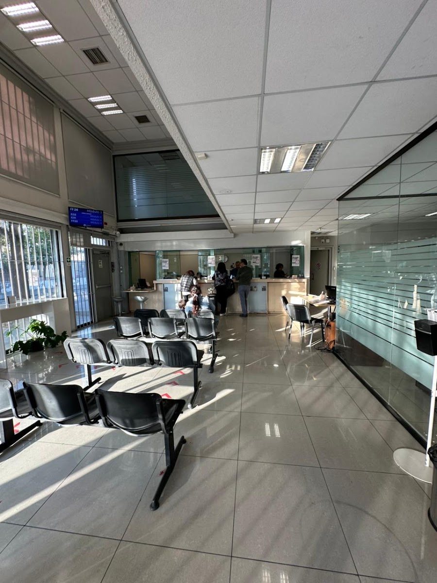 Sala de espera climatizada de la Notaría Ugalde
